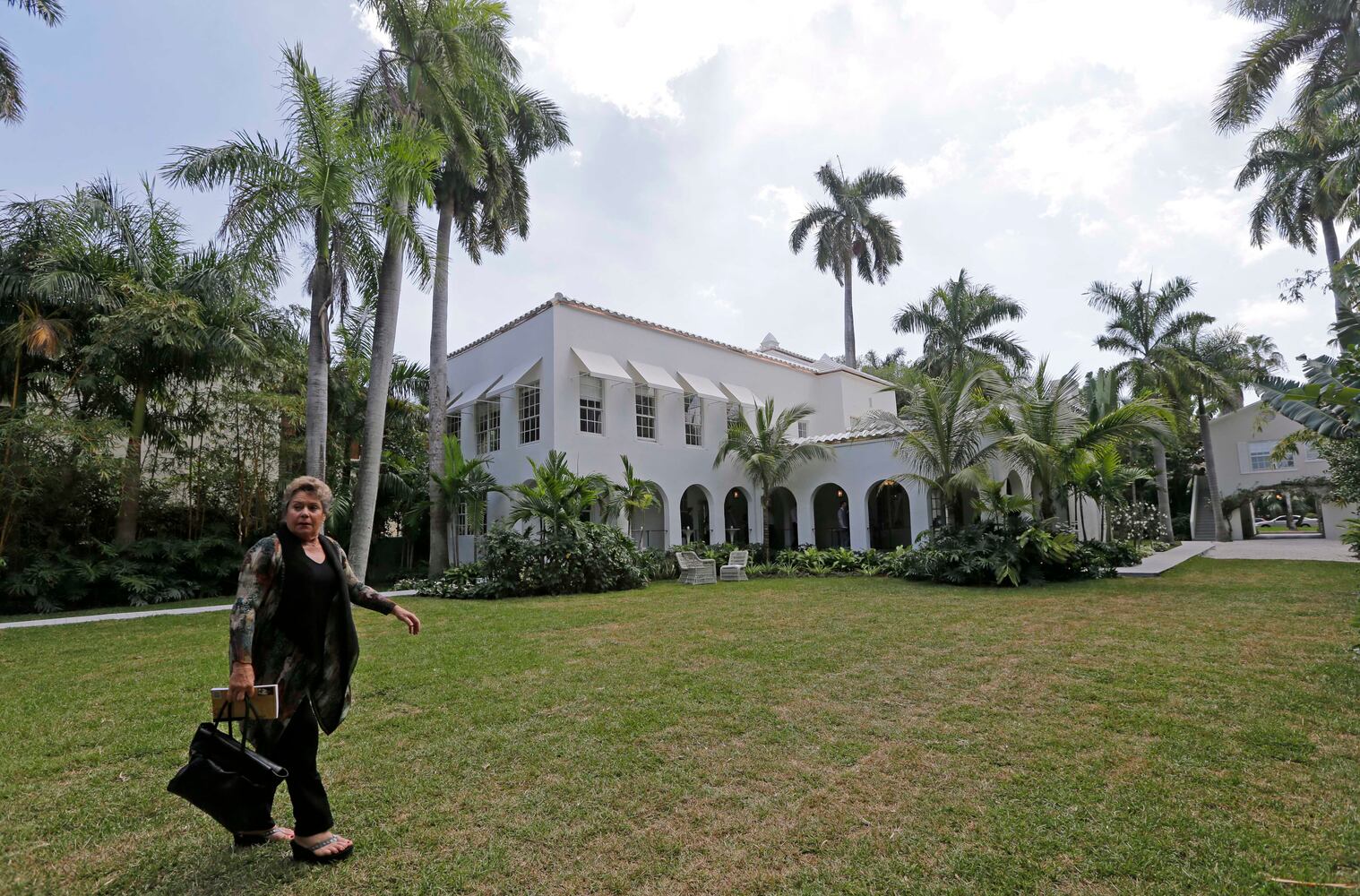 Tour of historic waterfront mansion
