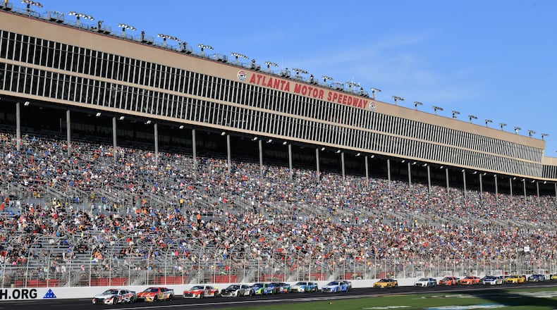 William Byron leads the field during the QuikTrip 500 earlier this season at Atlanta Motor Speedway. The Quaker State 400, set for Sunday, will be the second race at the revamped track. (Hyosub Shin / Hyosub.Shin@ajc.com)