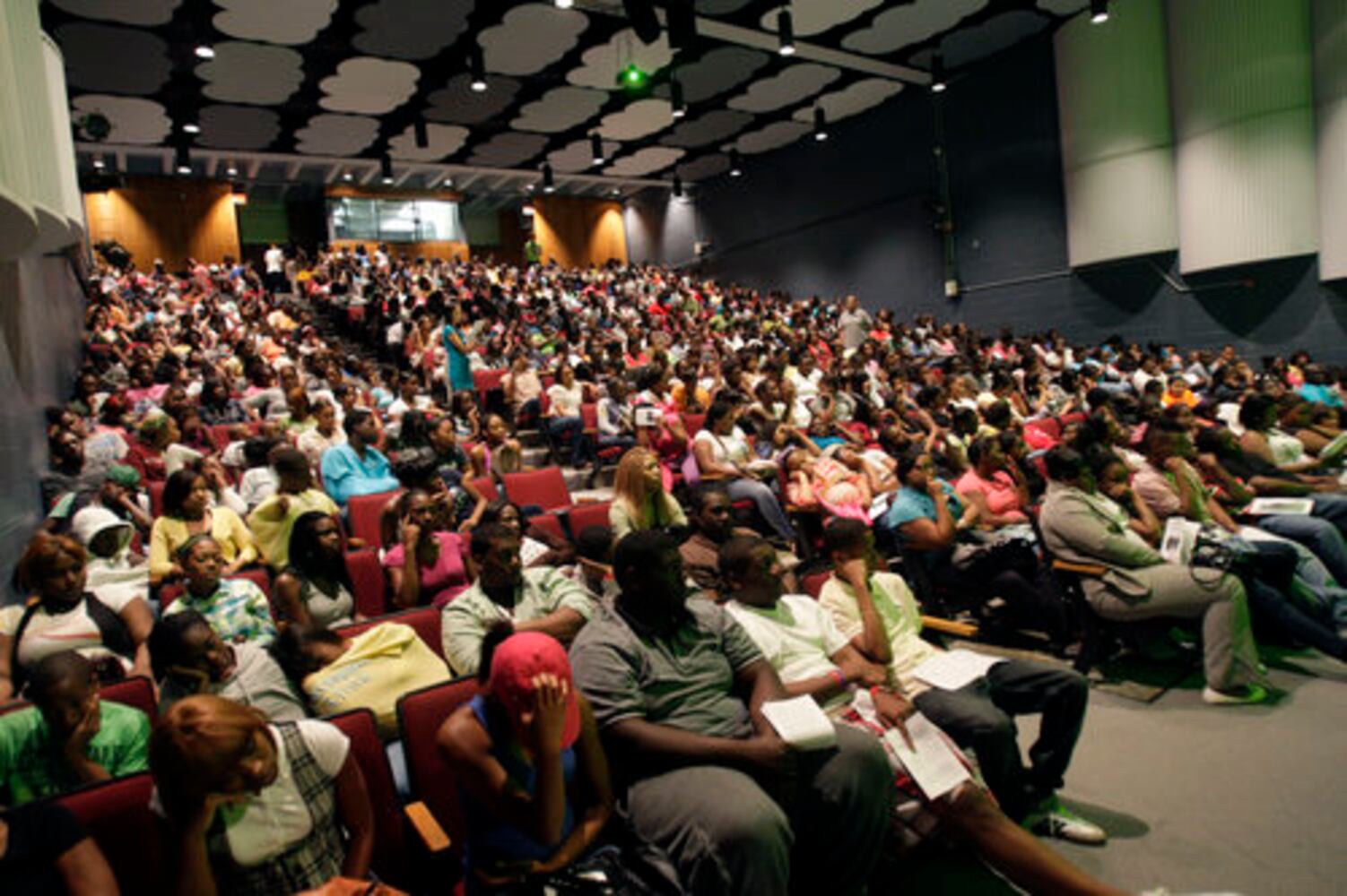 Atlanta teen jobs program draws crowds