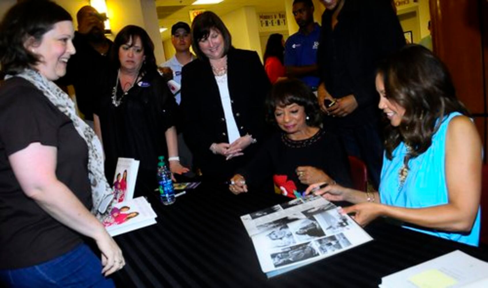 Vanessa Williams, mom sign books