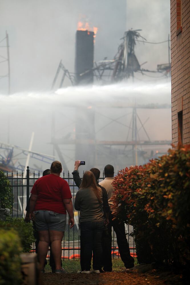 5-alarm fire at apartment construction site in Houston, 03.25.14