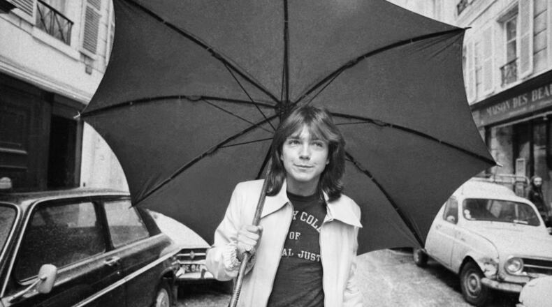 David Cassidy walking down a road in London in 1974. (Photo by Ellidge/Express/Getty Images)