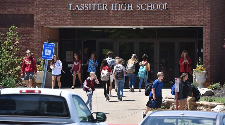 Lassiter and Walton high schools have been named to U.S. News’ annual Best High Schools list. HYOSUB SHIN / HSHIN@AJC.COM