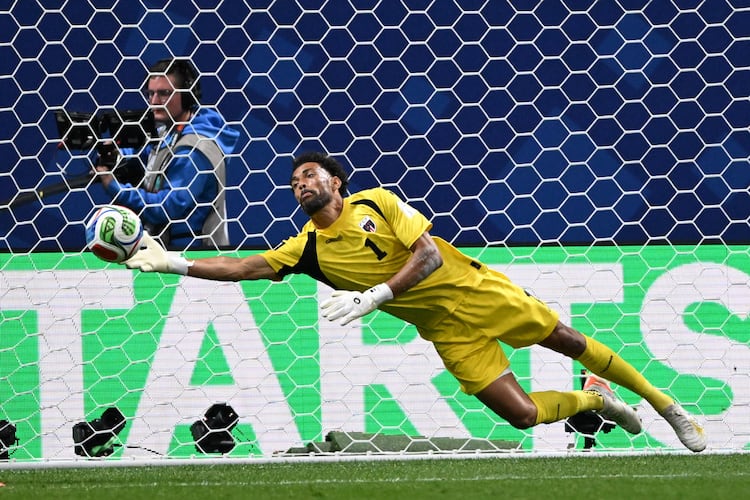Cape Verde goalkeeper Vozinha makes a save during first half of the Spain vs. Cape Verde Group H match at Atlanta Stadium on Monday, June 15, 2026. The game ended in a 0-0 draw. (Hyosub Shin/AJC)