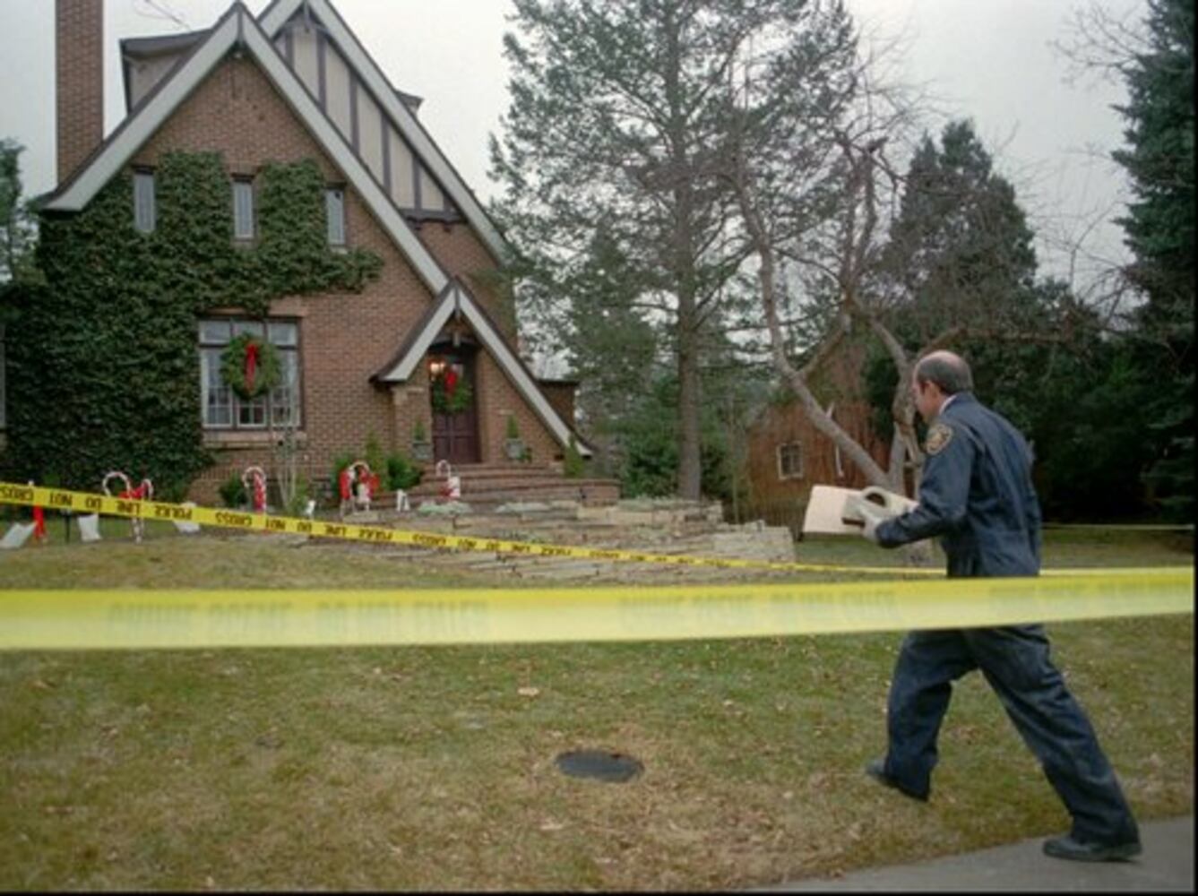 DNA clears Ramsey family in JonBenet murder