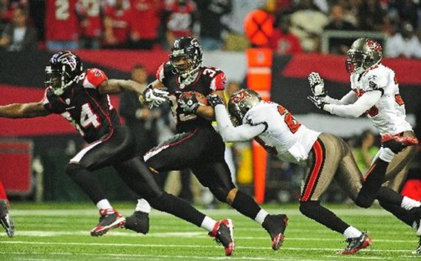 Falcons work overtime to beat Bucs