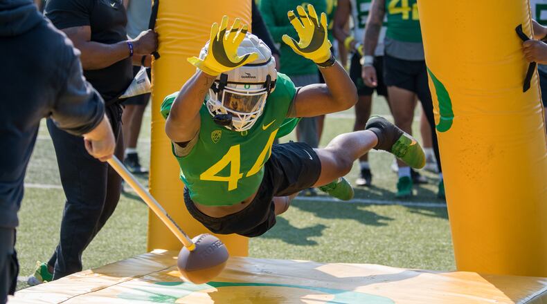 Bradyn Swinson (44), a sophomore defensive end for the Oregon Ducks, is from Douglasville and is excited about going home to play the defending national champion Georgia Bulldogs at Mercedes-Benz Stadium. (Photo by Rob Moseley/GoDucks.com)