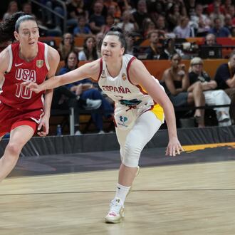 during the Women's Basketball World Cup semifinal match between the United States and Spain in Berlin, Saturday, Sept. 12, 2026. (AP Photo/Ebrahim Noroozi)
