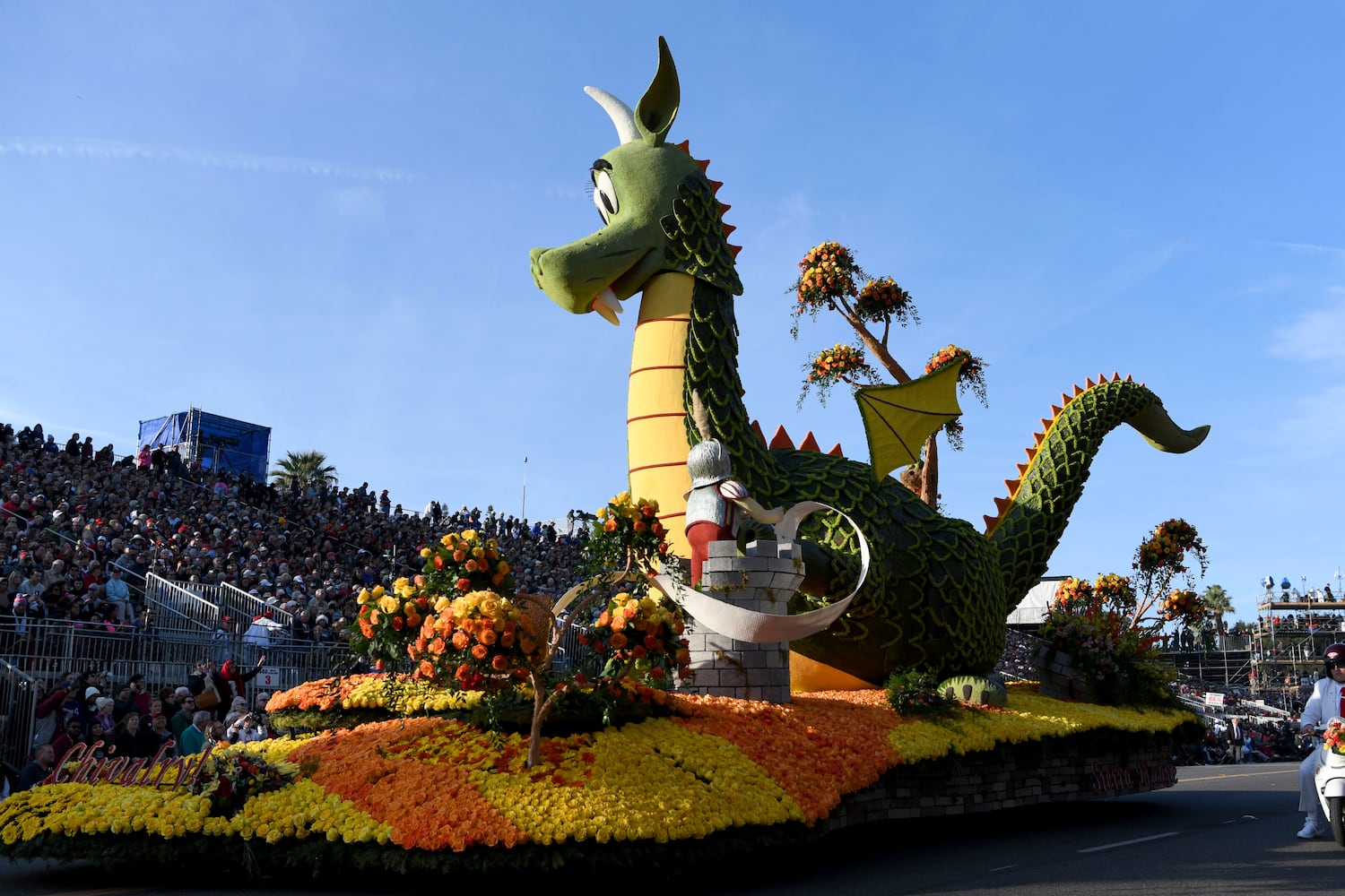 Photos: 2018 Rose Bowl parade