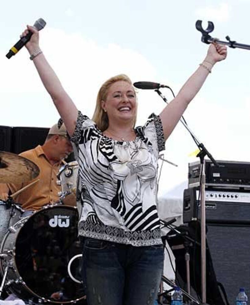 Mindy McCready kicks off CMA Festival