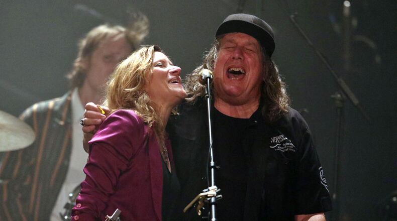 Kevn Kinney of  Drivin N Cryin sings with Michelle Malone
at the Fox Theatre Institute held a benefit concert on Friday, Sept. 13, 2019. Special guests included an R.E.M. reunion (sans Michael Stipe), Drivin N Cryin, Tom Gray, Rick Richards, Vanessa Briscoe Hay, Michelle Malone, and Dodd & the Councilmen, featuring Bill Berry of R.E.M. 
Robb Cohen Photography & Video /RobbsPhotos.com