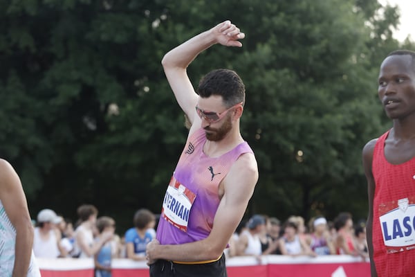 Stretching alone won't prevent injury, but it "activates your muscles and gets them ready to perform, which may indirectly reduce your risk," Dr. R. Amadeus Mason told the AJC. (Arvin Temkar/AJC)
