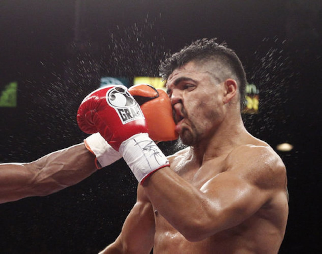 Mayweather knocks out Ortiz for WBC welterweight title