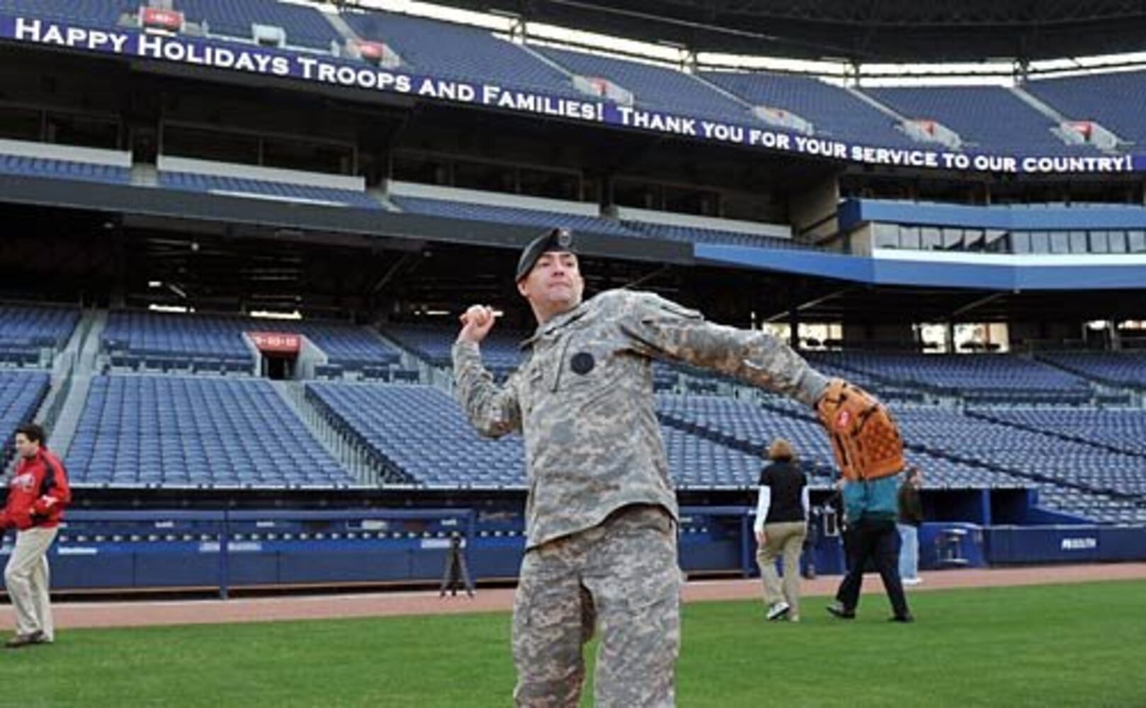 Braves host military families for holidays