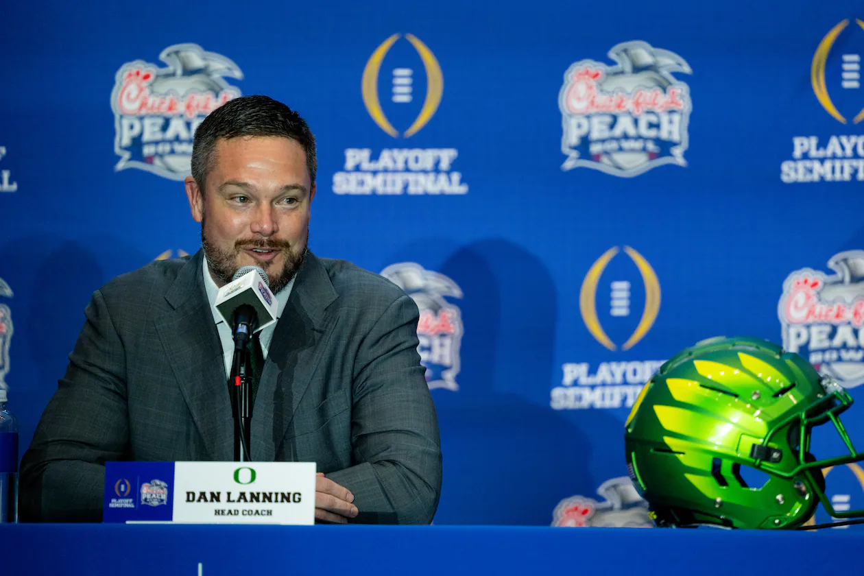 Oregon Ducks head coach Dan Lanning (pictured) joined Indiana Hoosiers head coach Curt Cignetti for a press conference at the College Football Hall of Fame before the CFP semifinal at the Chick-fil-A Peach Bowl, Thursday, Jan. 8, 2026 in Atlanta. (Jason Parkhurst via Abell Images for the Chick-fil-A Peach Bowl)
