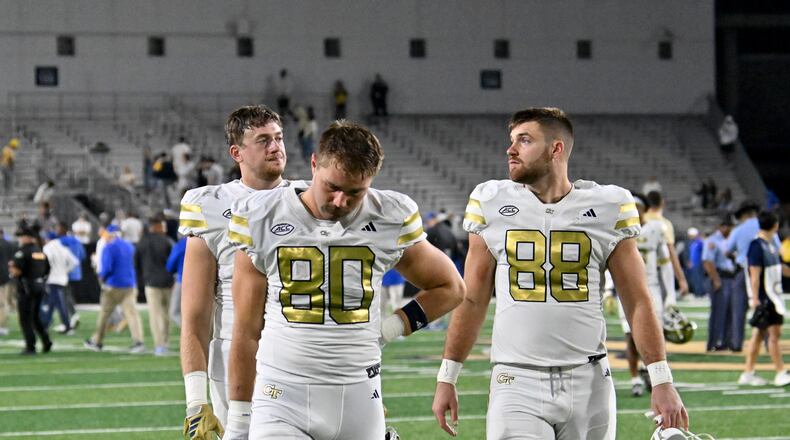 Georgia Tech players leave the field after Pittsburgh beat Georgia Tech 42-28 on Saturday, Nov. 22, 2025, at Bobby Dodd Stadium, 5 in Atlanta. (Hyosub Shin/AJC)