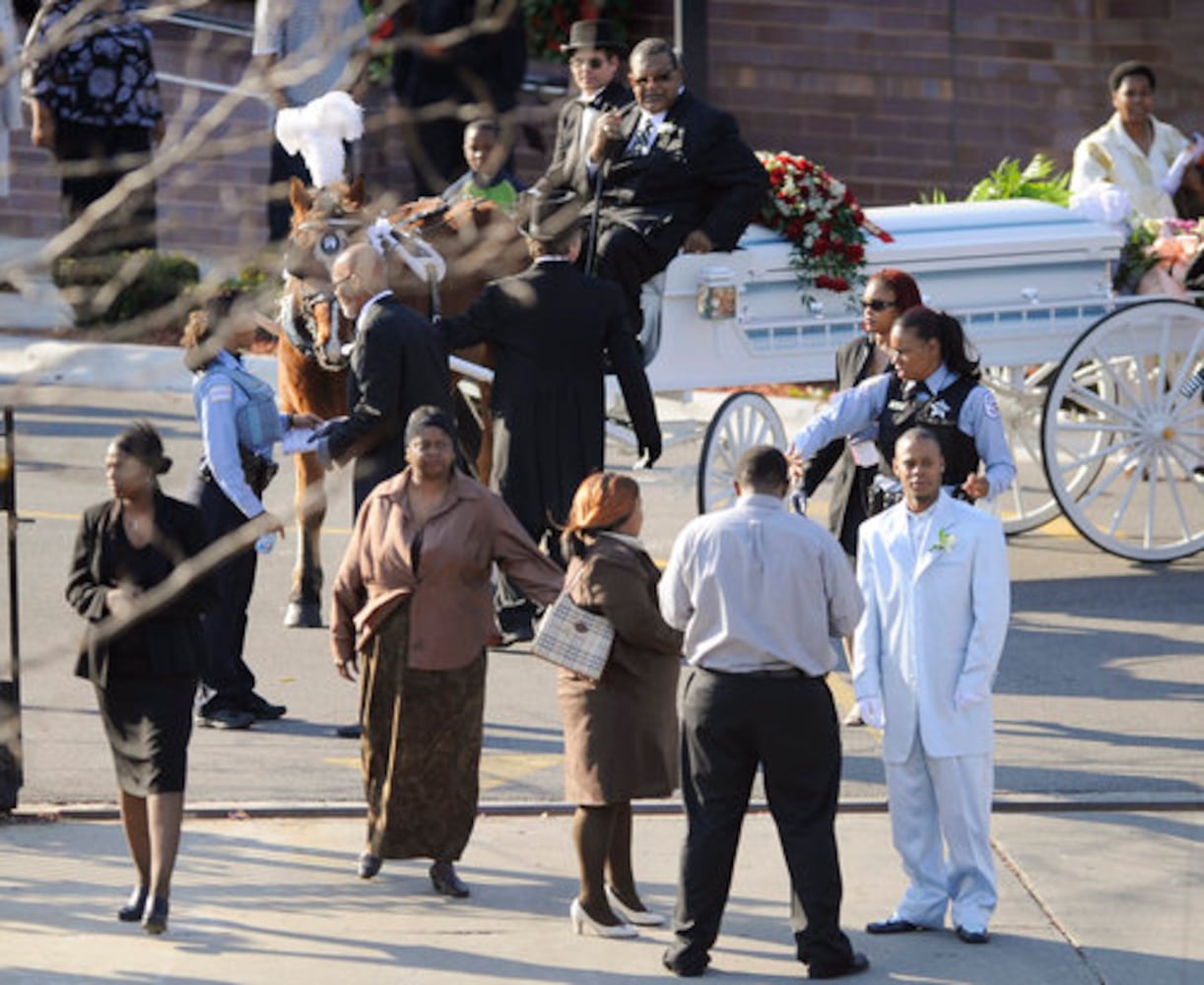 Funeral for Jennifer Hudson's family