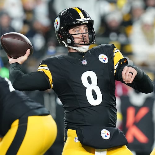 Pittsburgh Steelers quarterback Aaron Rodgers (8) throws during the first half of an NFL football game against the Buffalo Bills Sunday, Nov. 30, 2025, in Pittsburgh. (AP Photo/Matt Freed)