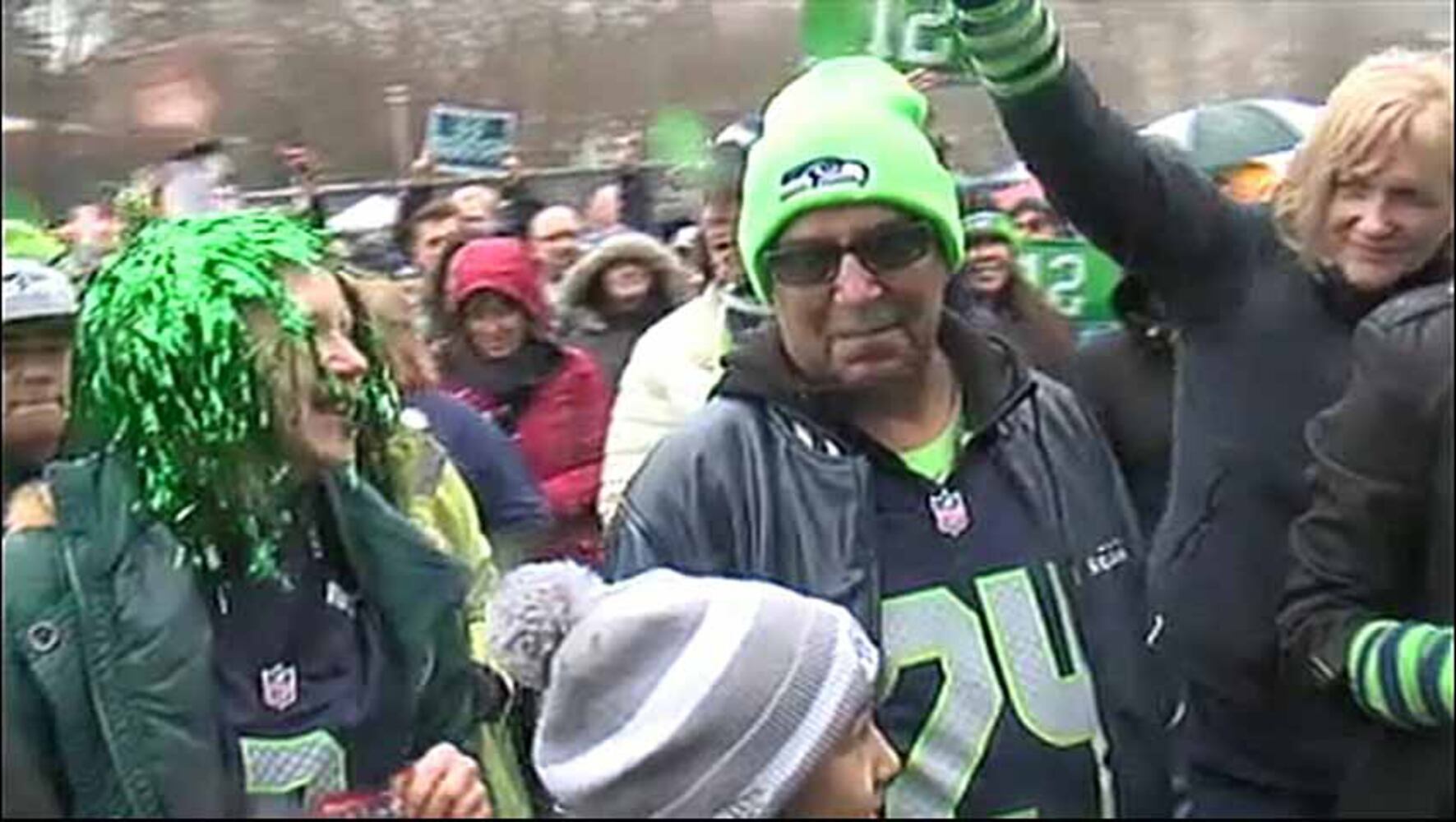 Fans rally for Seahawks at Seattle Center