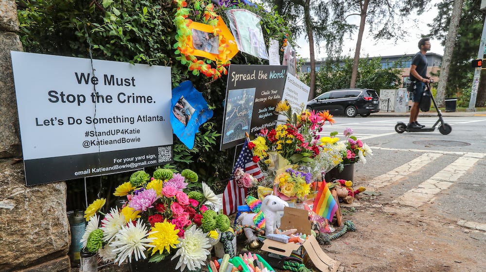 August 20, 2021 Atlanta: A memorial to Katherine Janness has grown on the 10th Street entrance to Piedmont Park as seen on Friday, Aug. 20, 2021. While there have been numerous violent incidents in and around Piedmont Park over the years, investigators believe that Katherine Janness’ fatal stabbing was the first homicide to occur inside the park in more than a decade. The grisly scene, described by police as “gruesome,” is believed to be the first homicide in the park since the May 2009 death of 43-year-old Patrick Boland. Boland was stabbed in the chest during an early morning attack near the park’s lake, investigators said at the time. The man’s murder was the first to occur inside Piedmont Park in 20 years. More than 12 years later, his homicide remains unsolved. Police have asked anyone with information to come forward, and tipsters can remain anonymous by contacting Crime Stoppers Atlanta at 404-577-8477, texting information to 274637 or visiting the Crime Stoppers website. (John Spink / John.Spink@ajc.com)
