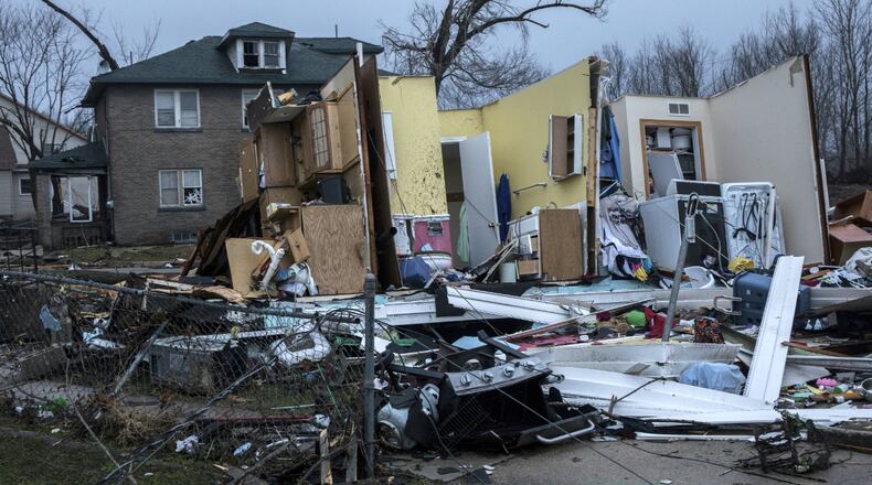 Tornado damage is seen in Naplate, Illinois, on Wednesday, March 1, 2017. (Zbigniew Bzdak/Chicago Tribune via AP)