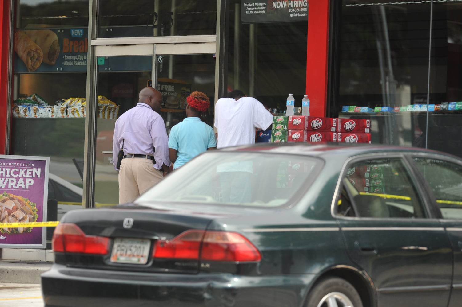Man shot inside south DeKalb Quik Trip