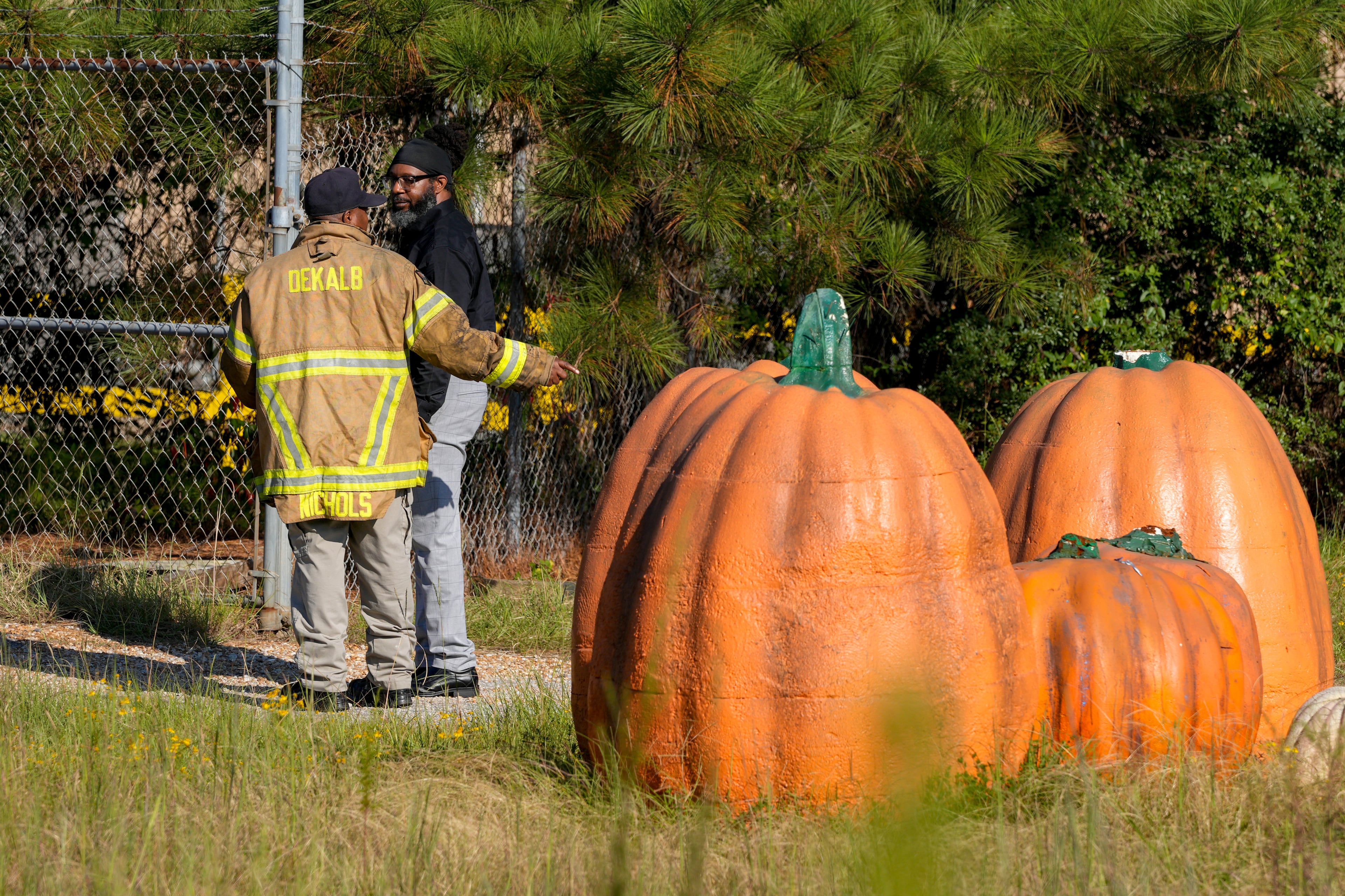 A DeKalb County firefighter died in Monday's blaze. (Ben Hendren for The Atlanta Journal-Constitution)