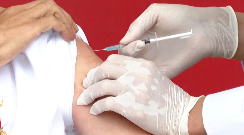 A couple hundred eligible Atlanta Public Schools employees will get the COVID-19 vaccine at a special clinic held this weekend.