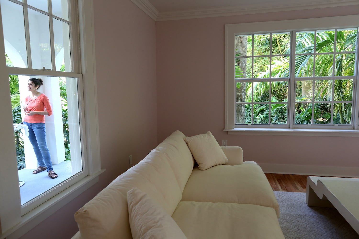 Tour of historic waterfront mansion