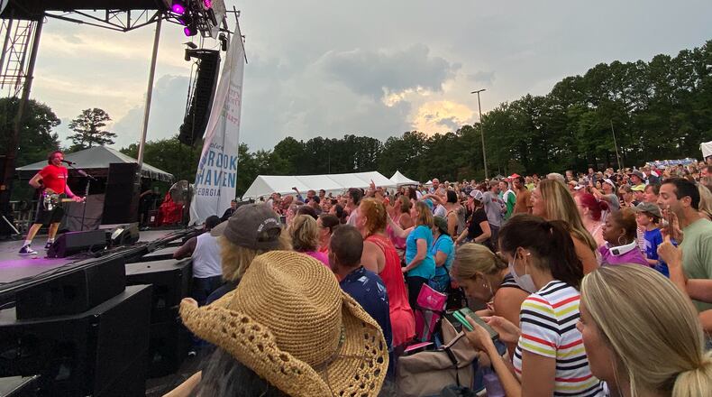 Rick Springfield performed before thousands of people in Brookhaven on Friday evening.