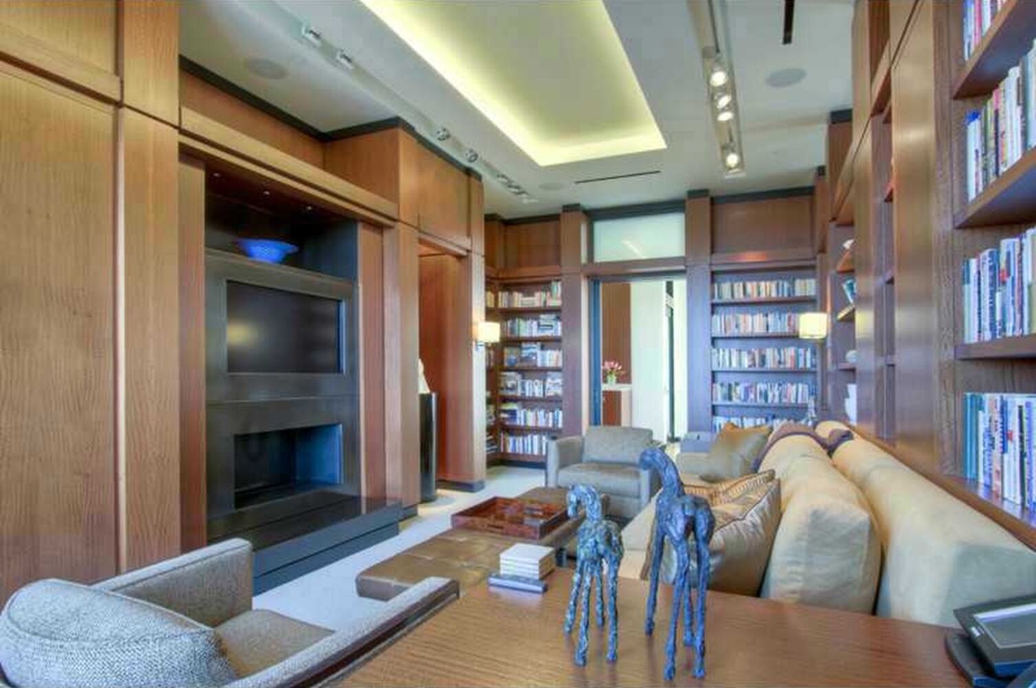 2500 Peachtree Rd NW APT 901S, Atlanta, GA 30305