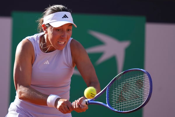 Jessica Pegula of the US plays a return to Ashlyn Krueger of the US during the 3rd round at the WTA Master 1000 Internazionali d'Italia tournament at Foro Italico in Rome, Italy, Thursday May 8, 2025 (Alfredo Falcone/LaPresse via AP)