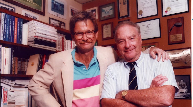 AJC humorist and columnist Lewis Grizzard (left) with AJC sports writer and columnist Furman Bisher, his idol, on Oct. 17, 1990. (Rich Mahan/AJC staff)