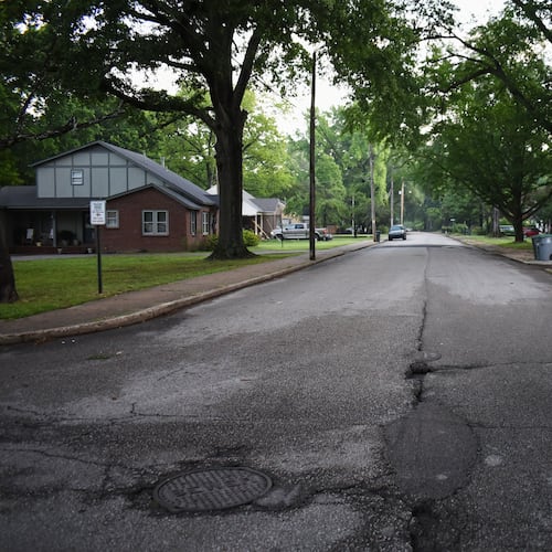 A portion of Shotwell Street in Memphis, Tenn., that is now a dividing line between two newly-redrawn congressional districts, is seen Thursday, May 7, 2026, in Memphis, Tenn. (AP Photo/Sophie Bates)
