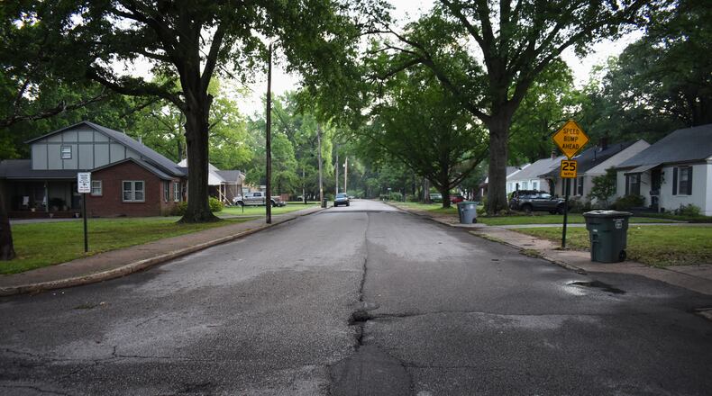 A portion of Shotwell Street in Memphis, Tenn., that is now a dividing line between two newly-redrawn congressional districts, is seen Thursday, May 7, 2026, in Memphis, Tenn. (AP Photo/Sophie Bates)