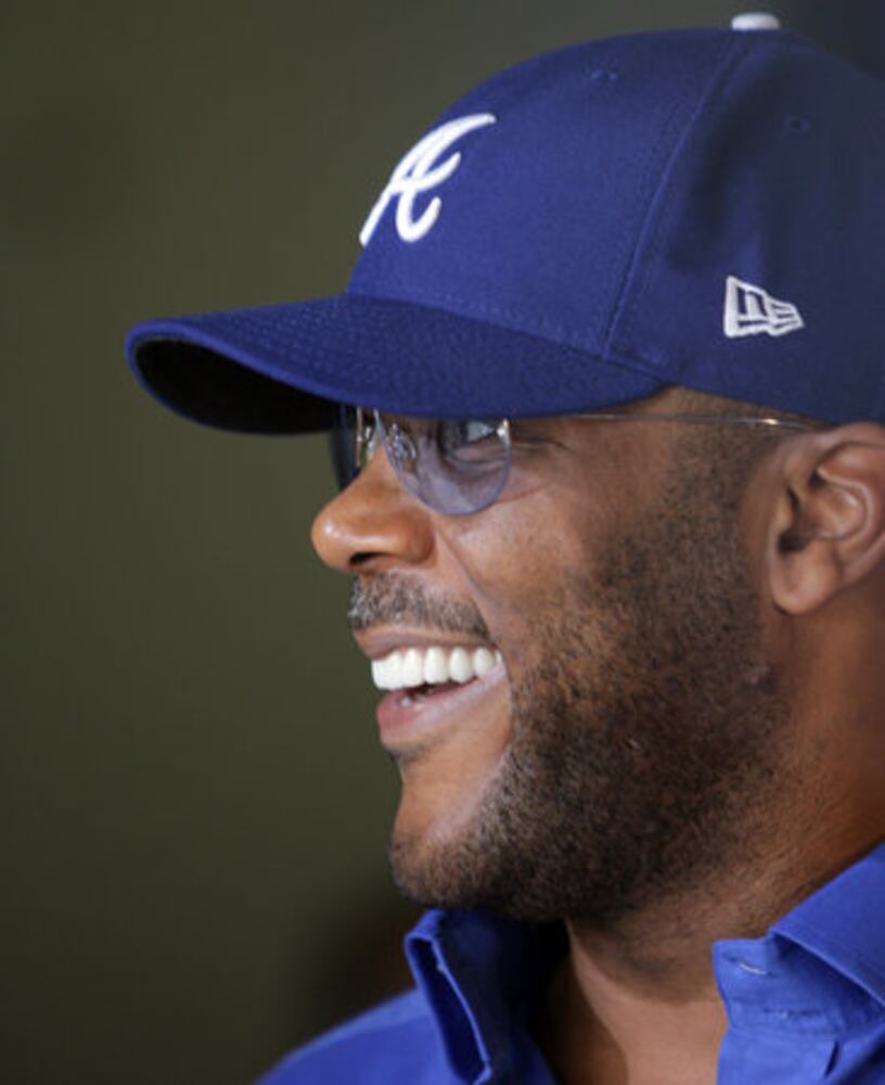Tyler Perry donates food to Hosea Feed The Hungry