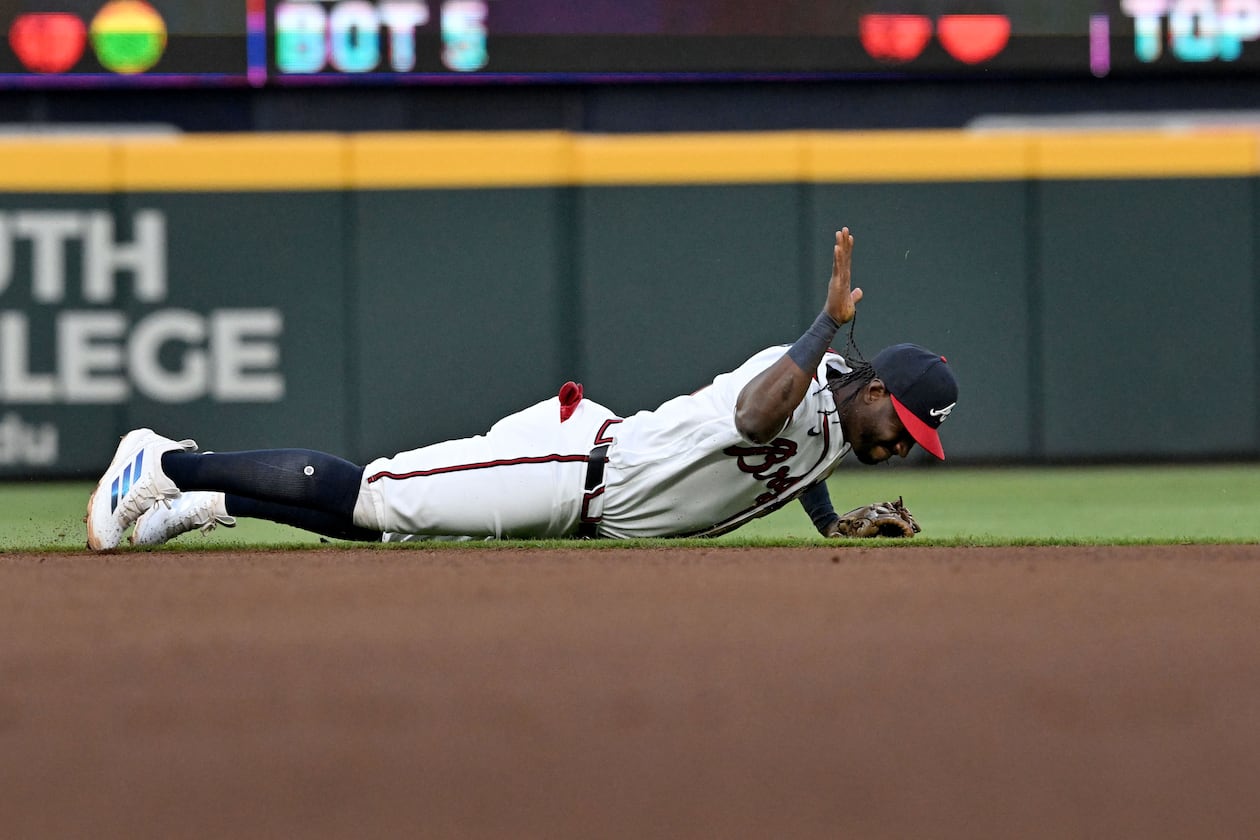 Braves shortstop Jorge Mateo fails to field a single hit by Toronto Blue Jays second baseman Ernie Clement (not shown) at Truist Park on Tuesday, June 2, 2026, in Atlanta. (Hyosub Shin/AJC)