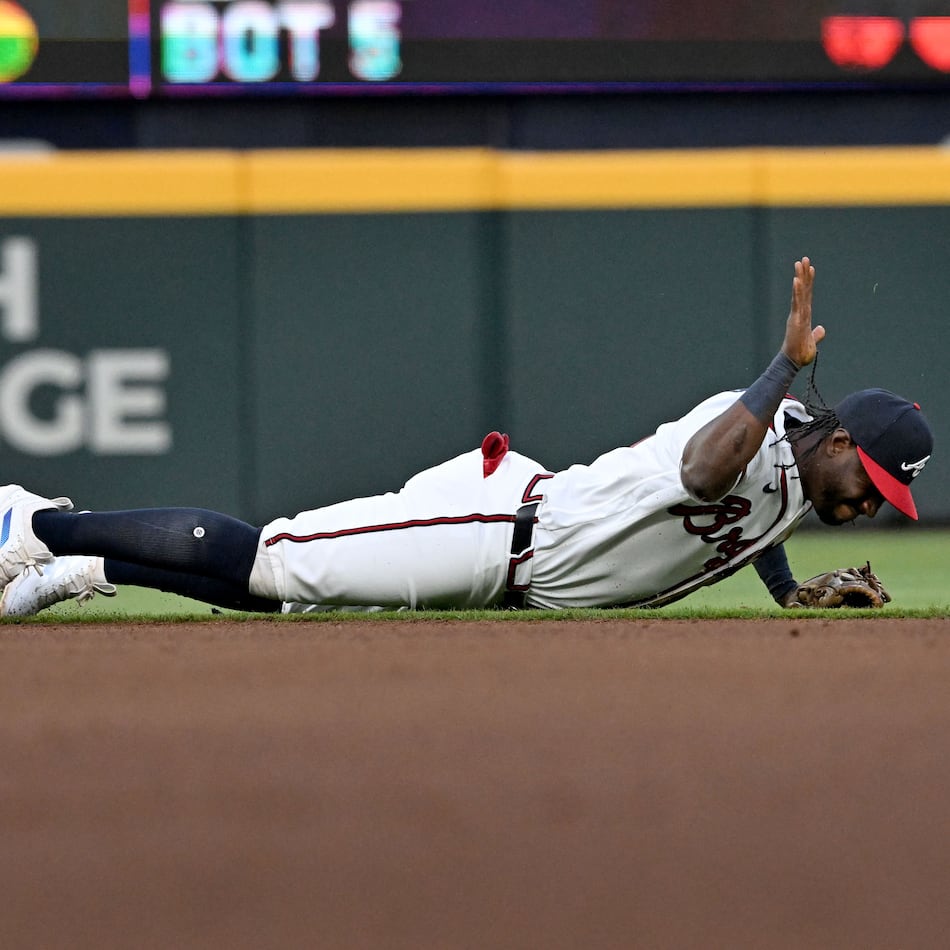 Braves shortstop Jorge Mateo fails to field a single hit by Toronto Blue Jays second baseman Ernie Clement (not shown) at Truist Park on Tuesday, June 2, 2026, in Atlanta. (Hyosub Shin/AJC)