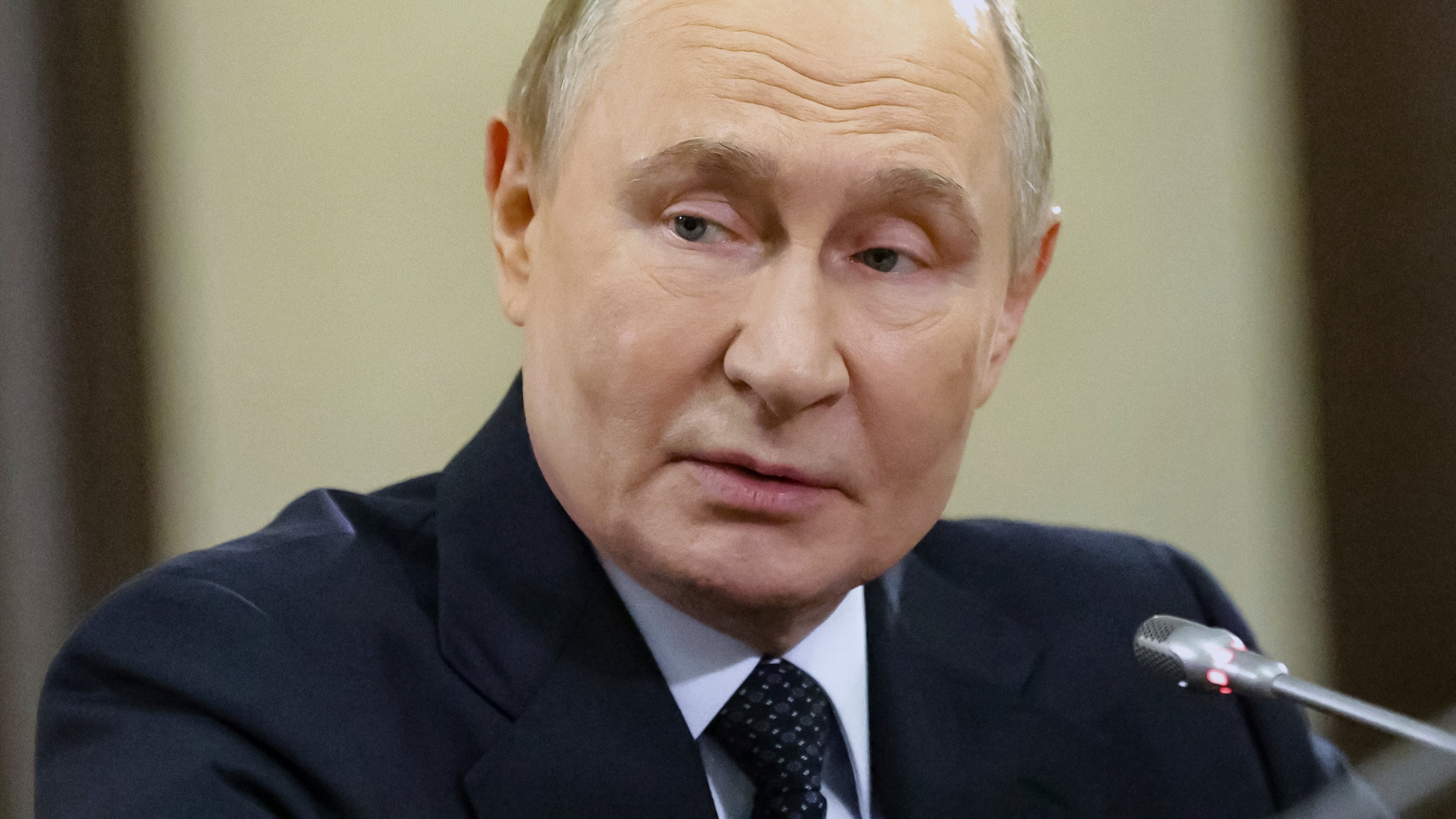 Russian President Vladimir Putin attends a meeting with leaders of the political parties represented in the State Duma, the Russian Lower House of the Parliament, at the Novo-Ogaryovo state residence, outside Moscow, Russia, on Thursday, Sept. 18, 2025. (Mikhail Sinitsyn, Sputnik, Kremlin Pool Photo via AP)