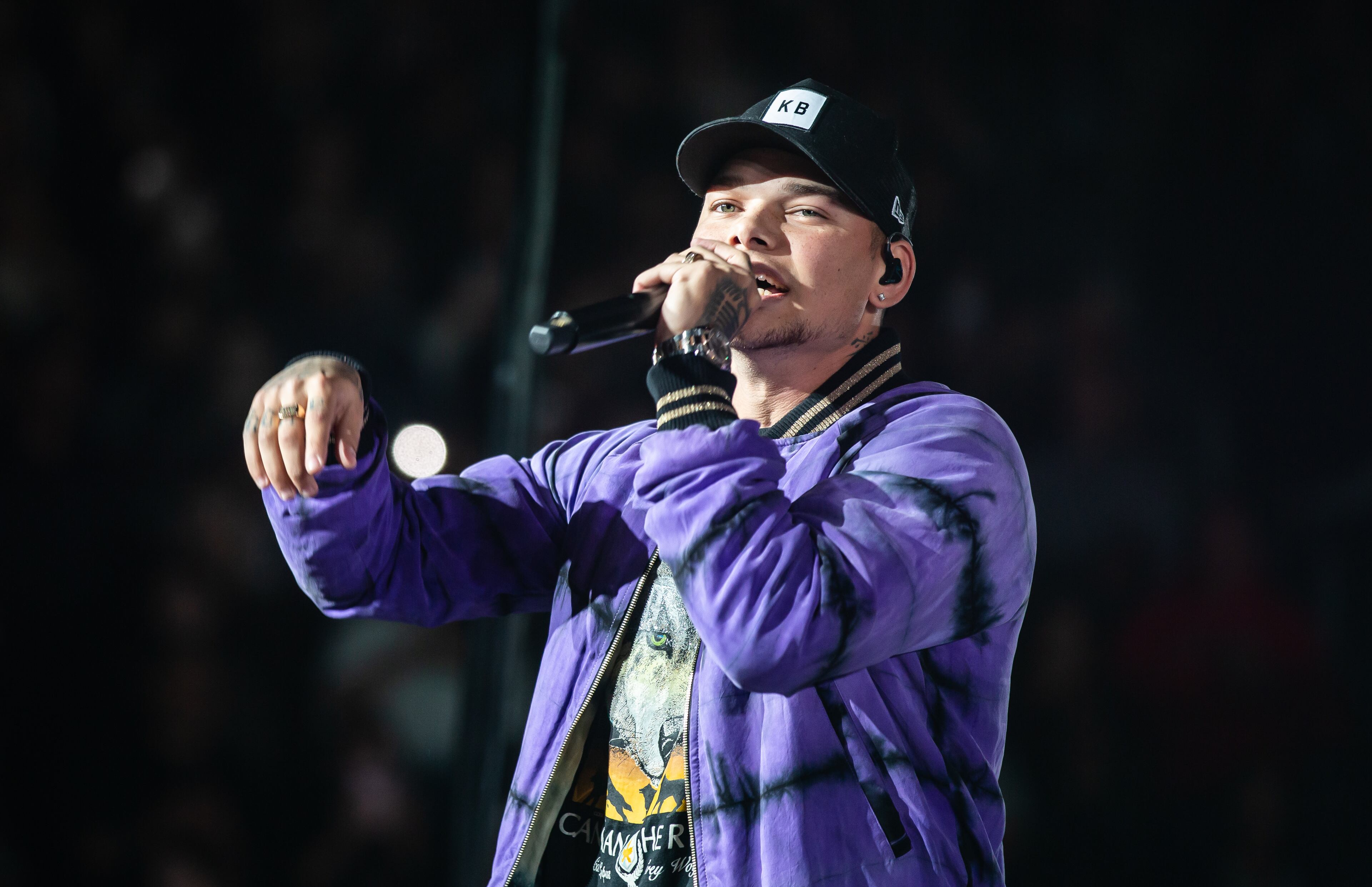 Kane Brown, pictured here during a 2019 concert in Duluth, will honor Georgia music icon Ray Charles with a rendition of “Georgia on My Mind.” (Courtesy of Ryan Fleisher)
