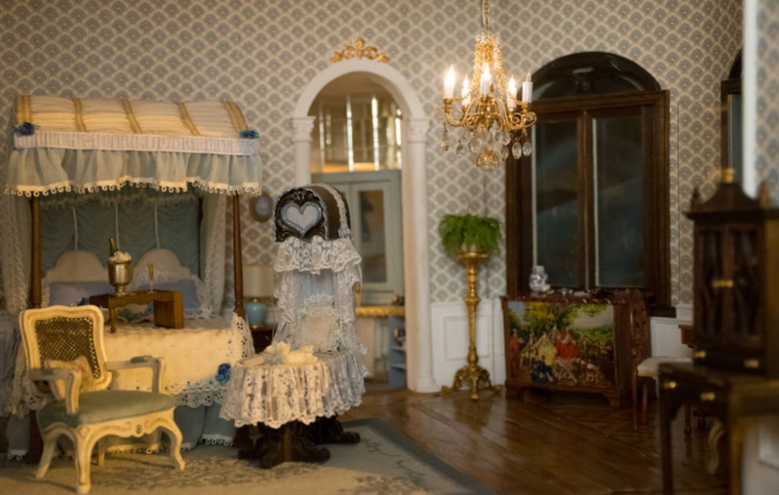 Astolat Dollhouse Castle bedroom