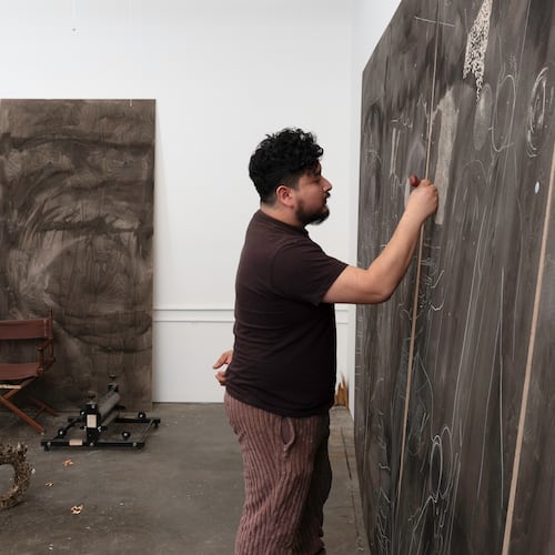 Sergio Suárez at work in his studio. (Walter Bankson/Courtesy of Johnson Lowe Gallery)