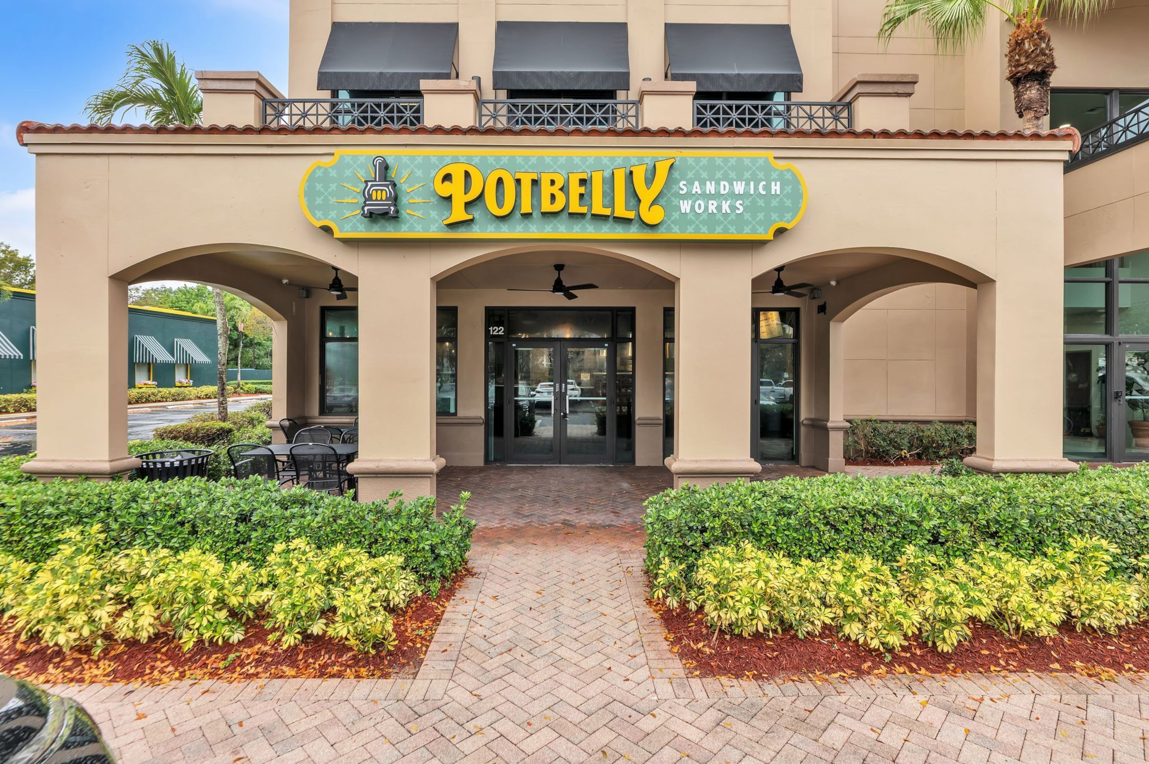 Potbelly restaurant
