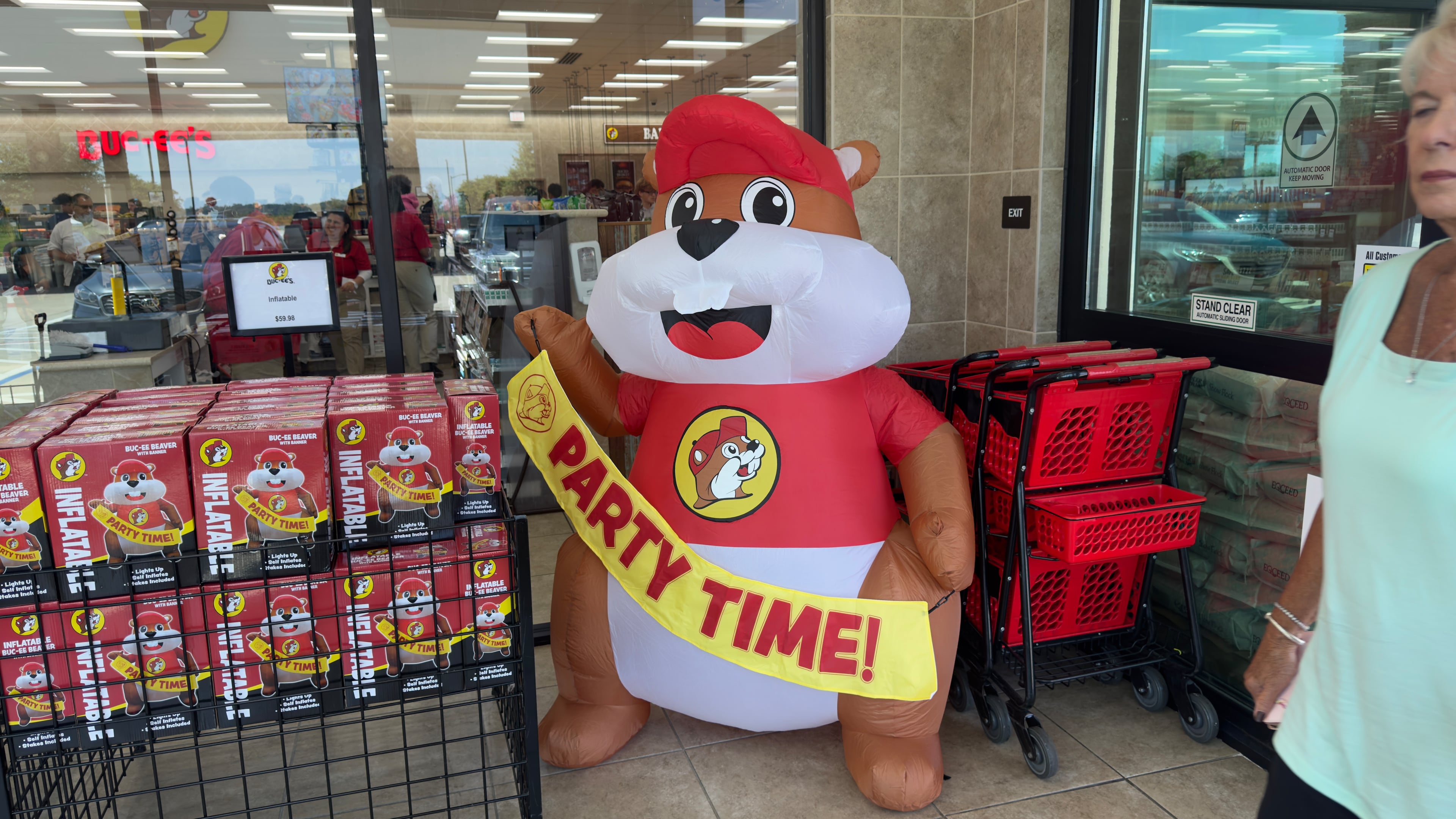 An inflatable Buc-ee's mascot greets customers at the beaver-centric chain's store along I-75 in Warner Robins. (Joe Kovac Jr./AJC)