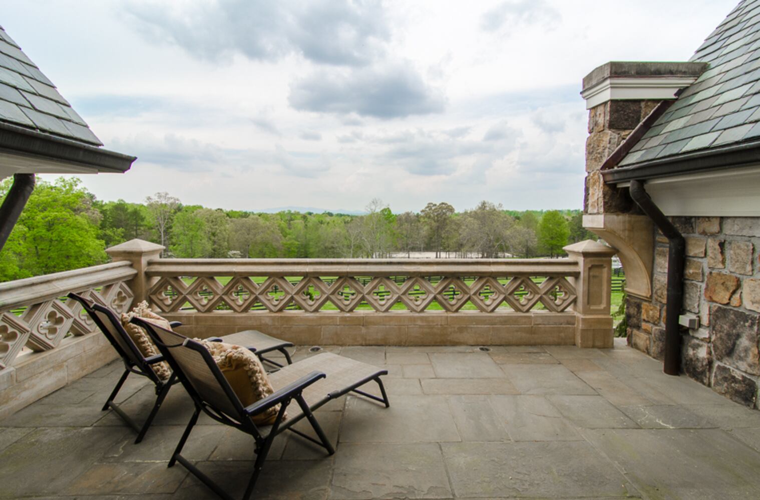 Callan Crest overlooks scenic mountain ridges
