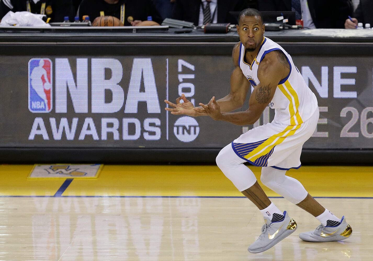 Photos: Golden State Warriors defeat Cleveland Cavaliers to win NBA title