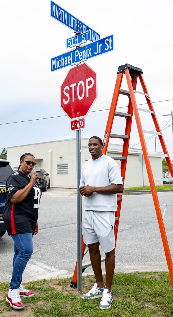Falcons quarterback Michael Penix Jr. (right) and Dade City Mayor Pro Tem Angel Woodard (left) at street-naming ceremony Saturday, June 28, 2025, in Dade City, Florida. (Photo by Hanna Fox Maglio)
