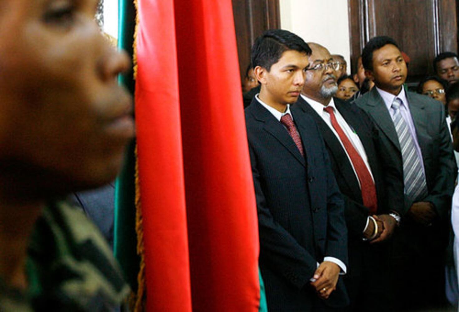 Madagascar dissolves government