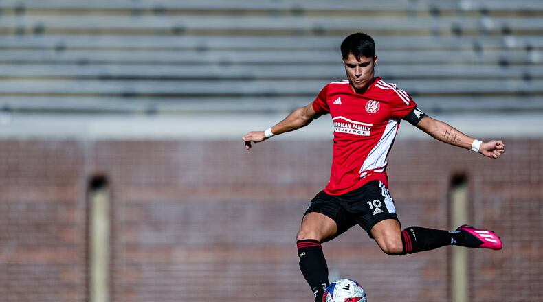 Atlanta United forward Luiz Araújo kicks the ball during the friendly match against Chattanooga FC at Finley Stadium in Chattanooga, Tenn., on Saturday, Jan. 28, 2023. (Photo by Mitchell Martin/Atlanta United)