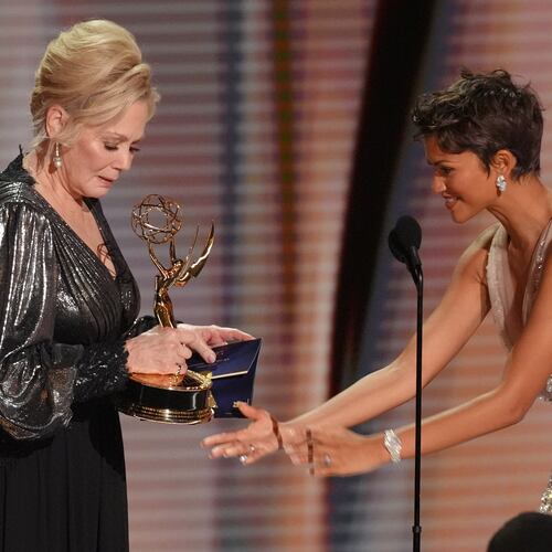 Zendaya, right, presents the award for outstanding lead actress in comedy series to Jean Smart, left, for "Hacks" during the 78th Emmy Awards on Monday, Sept. 14, 2026, at the Peacock Theater in Los Angeles. (AP Photo/Chris Pizzello)